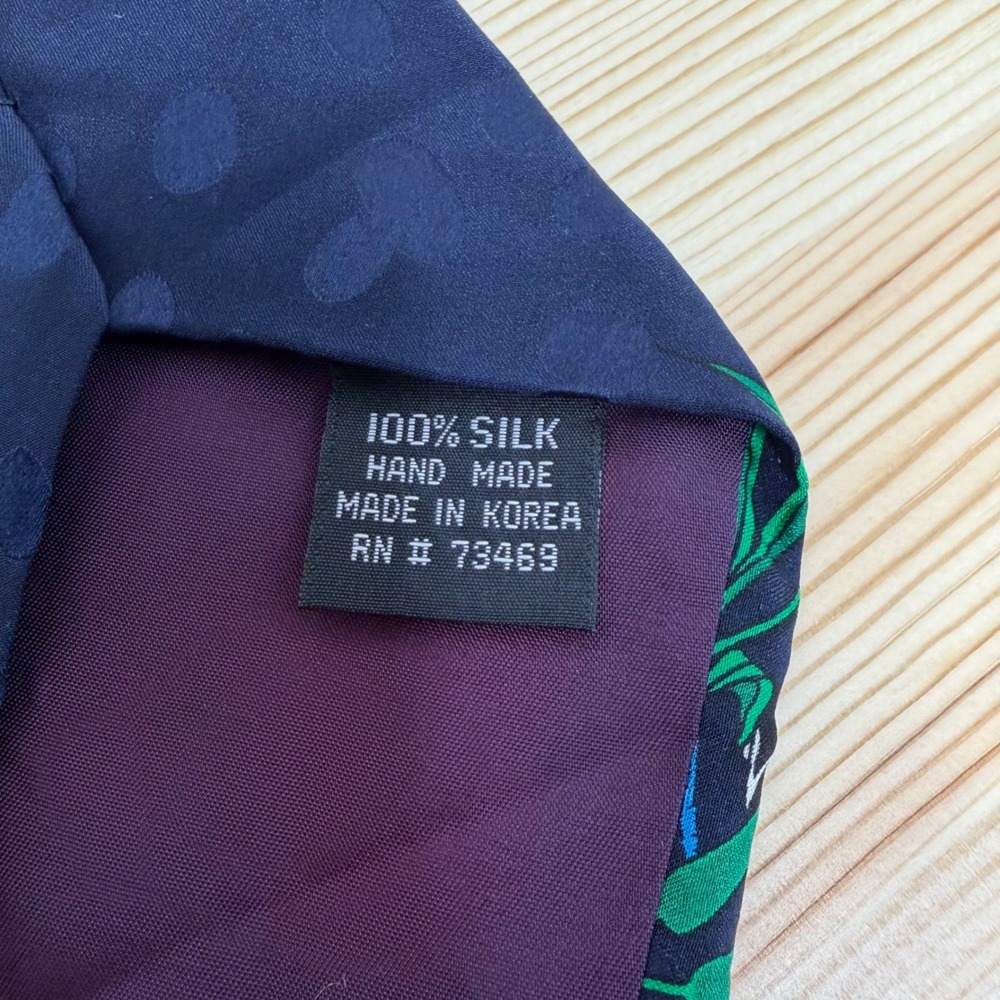 VTG 93 Looney Tunes Mania Silk Tie Fishing Bugs Bunny Daffy Duck Taz Warner Bros - Picture 4 of 7